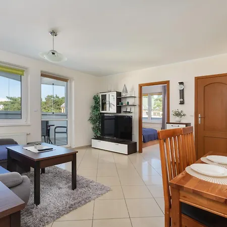 Comfy With Balcony Turystyczna By Renters Apartmán