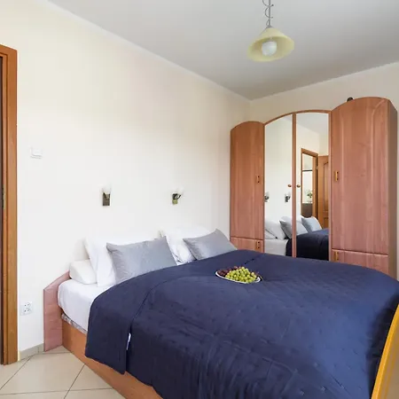 Comfy With Balcony Turystyczna By Renters Apartmán