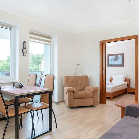 Comfy With Balcony Turystyczna By Renters Apartmán *