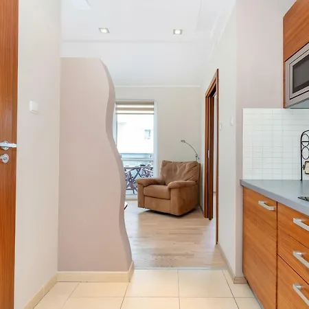 Comfy With Balcony Turystyczna By Renters Apartmán