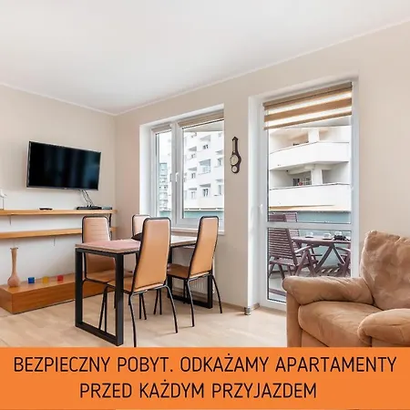 Comfy With Balcony Turystyczna By Renters Apartmán *