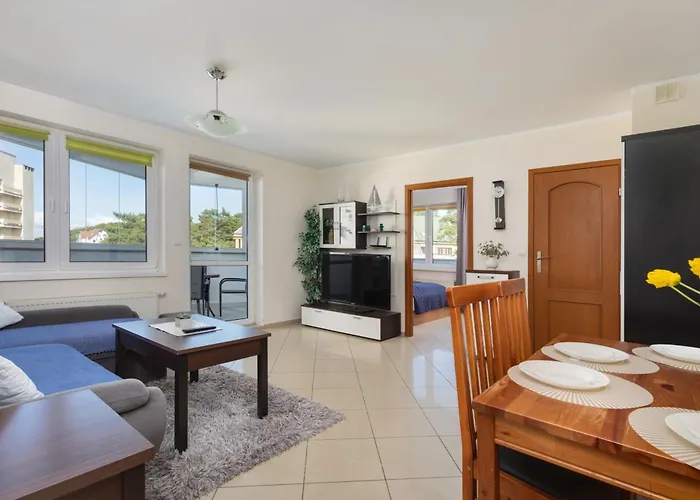 Comfy With Balcony Turystyczna By Renters Apartamento